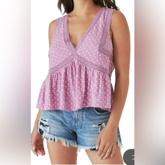 Lucky Brand Tops - NWT Lucky Brand Women's Geo Lace Trim V-Neck Ruffle Hem Cotton Top Size XS